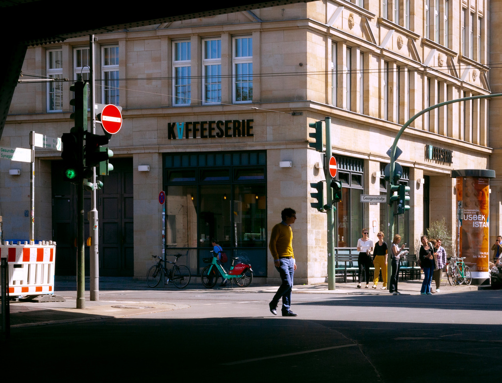 Copyright; Berlin Colour street photography, Sean P. Durham, Berlin, 2023