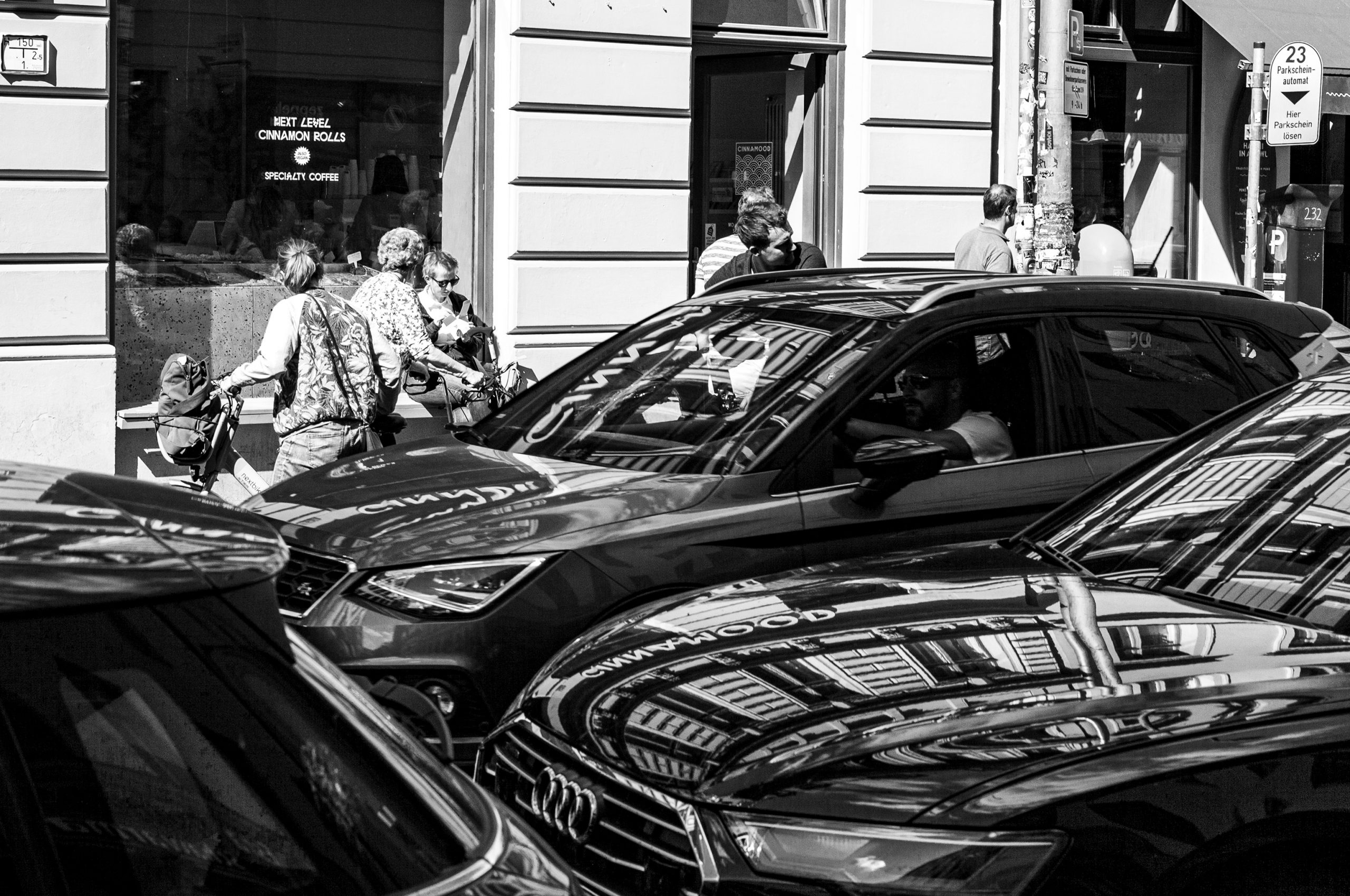 Black and White Street Photography in Berlin. Copyright; Sean P. Durham, Berlin, 2023. "The Joy of Traffic"